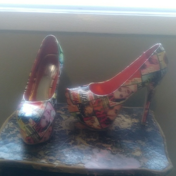 Gently used shoes - Picture 2 of 7